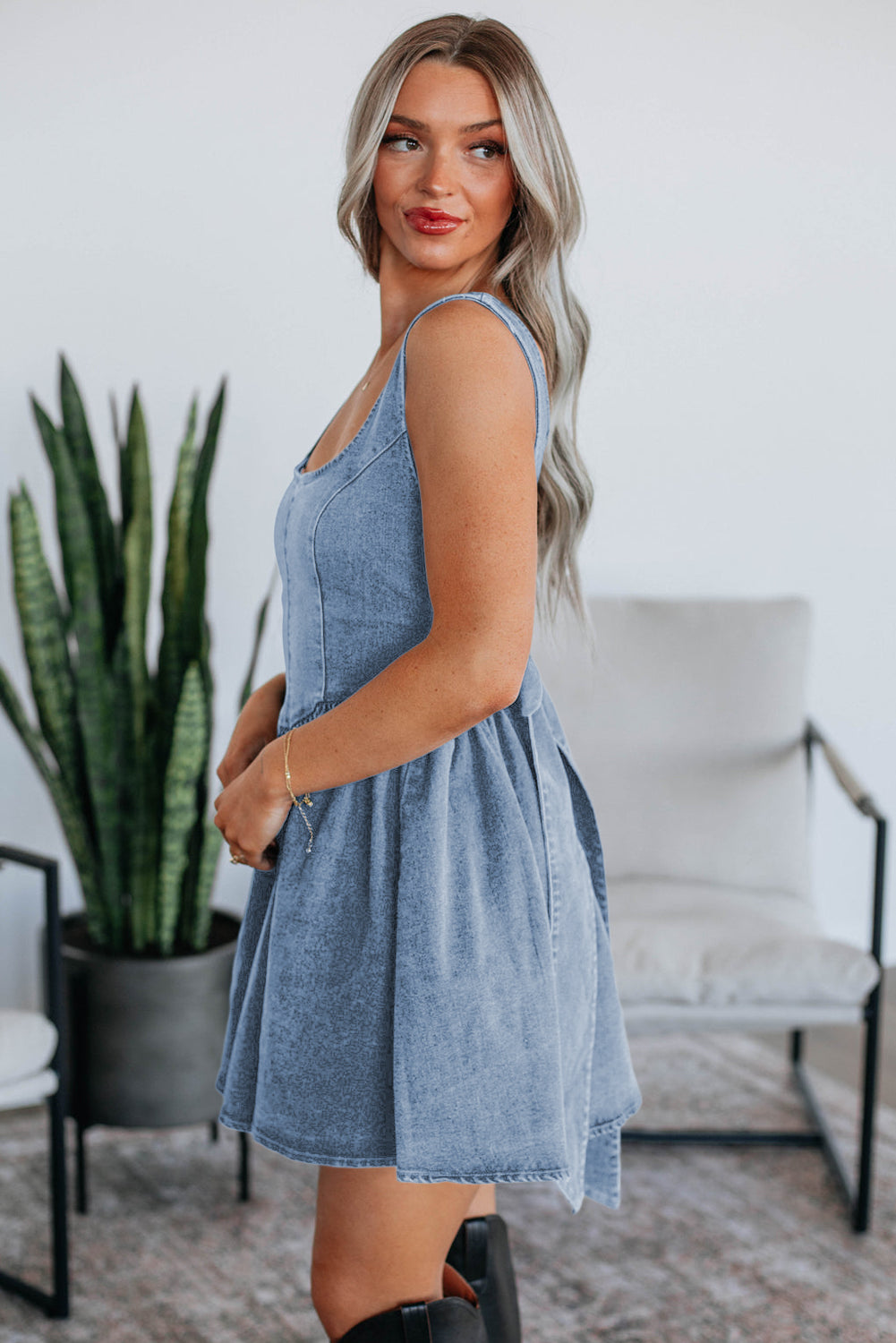 Robe trapèze bleue en jean "Ségolène" | Sans manches | Avec nœud papillon
