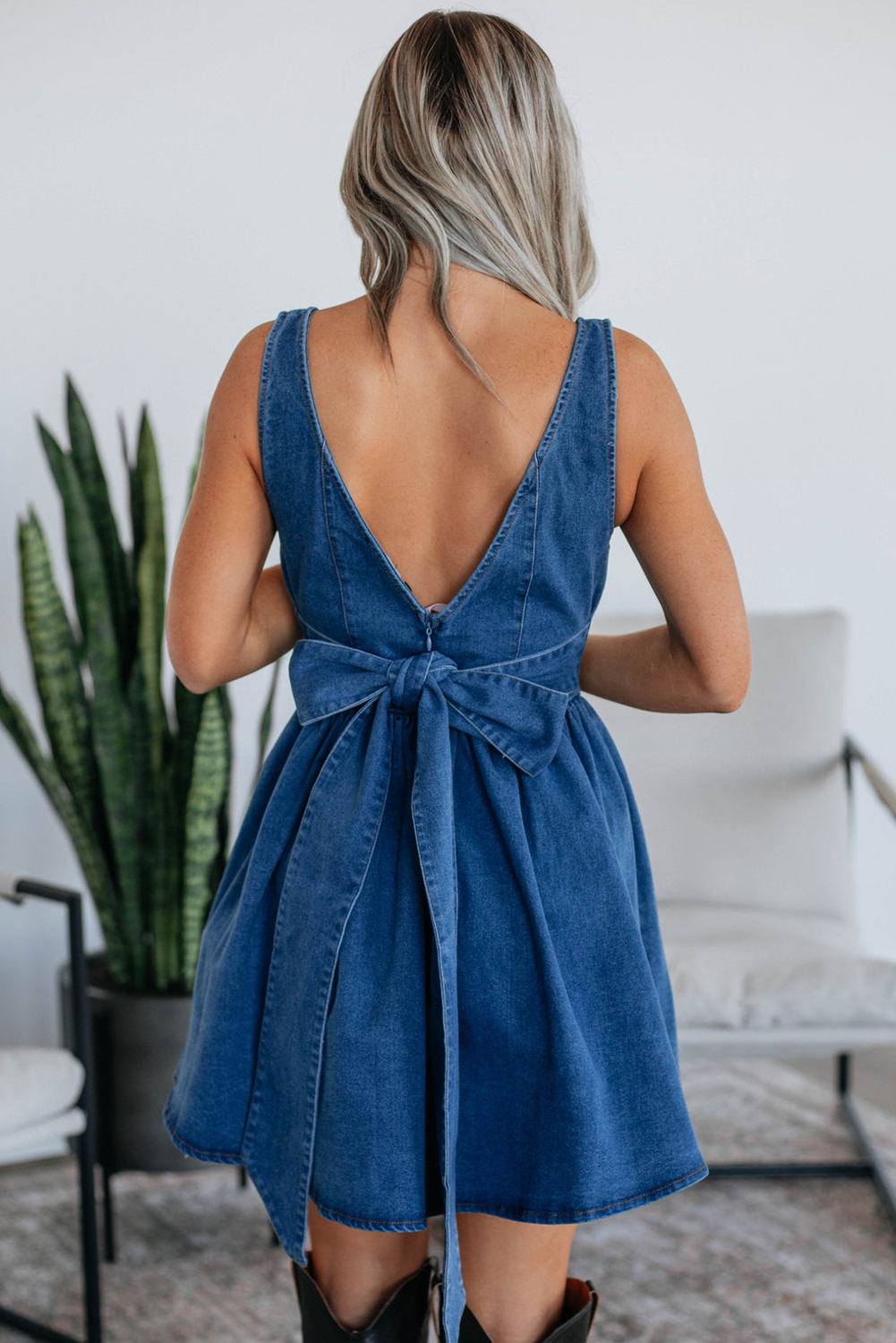 Robe trapèze bleue en jean "Ségolène" | Sans manches | Avec nœud papillon