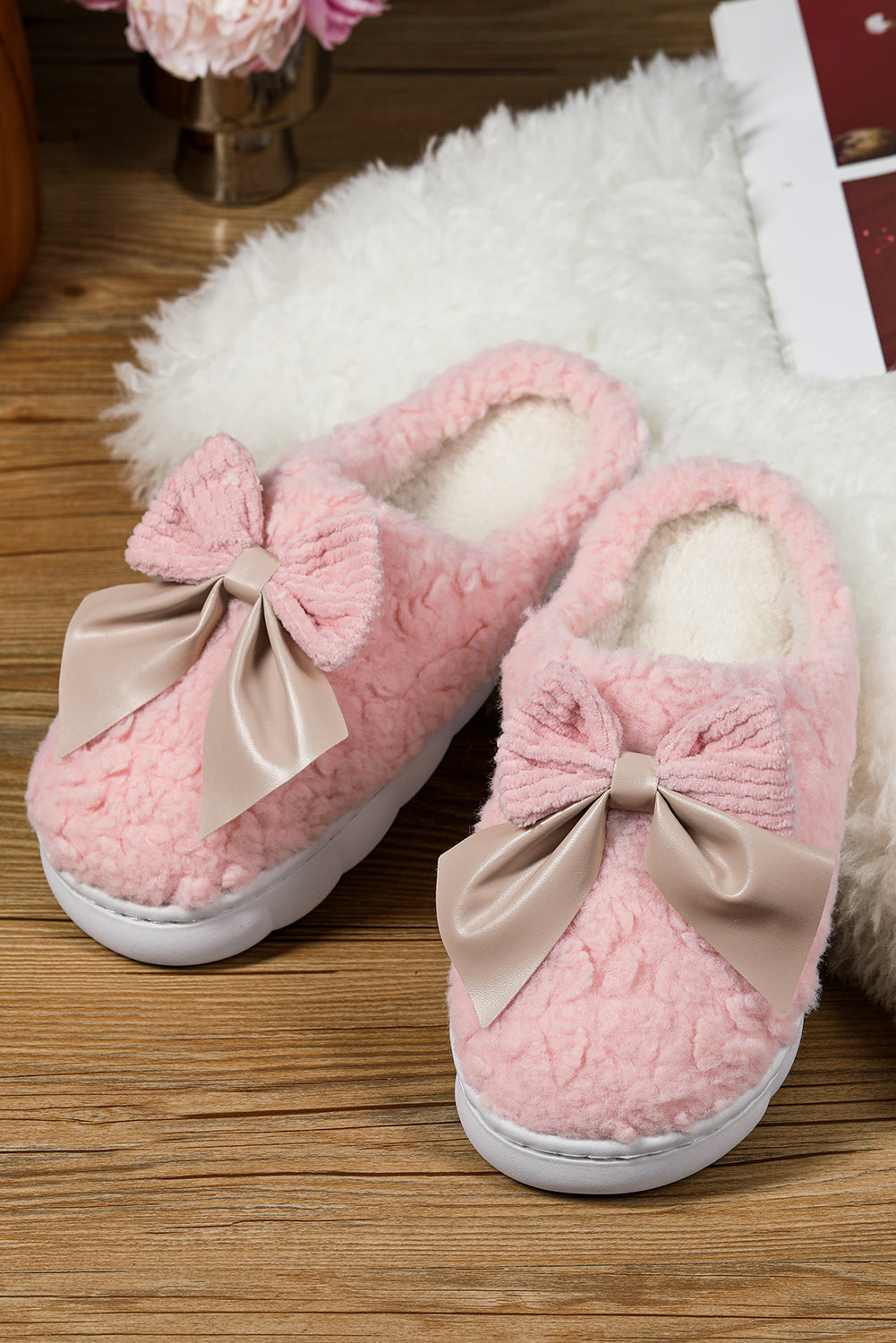 Pantoufles blanches à noeud de papillon | Pour FEMMES