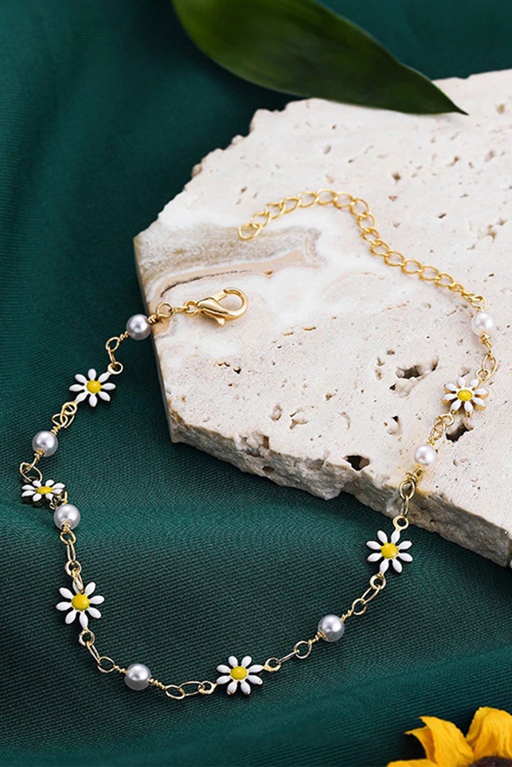 Gold Daisy &amp; Pearl Chain Anklet