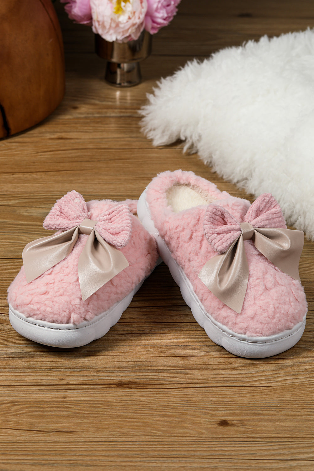 Pantoufles blanches à noeud de papillon | Pour FEMMES