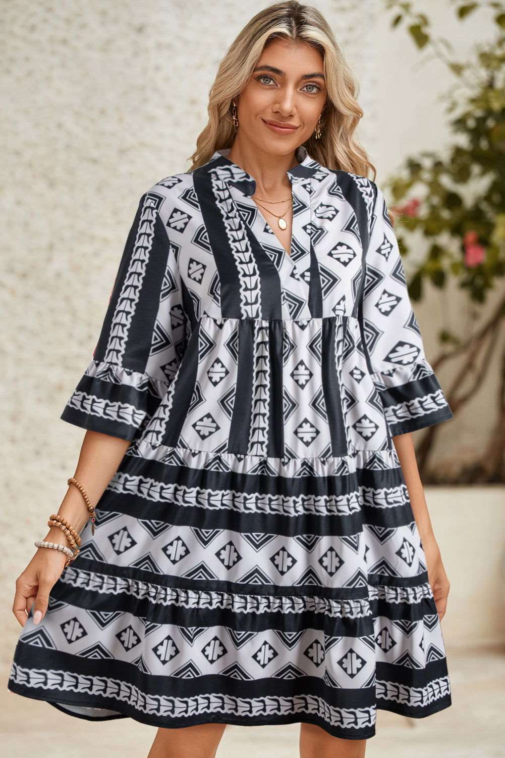 Black Abstract Print Bell Sleeve V Neck Boho Dress - ELLEsinil - 