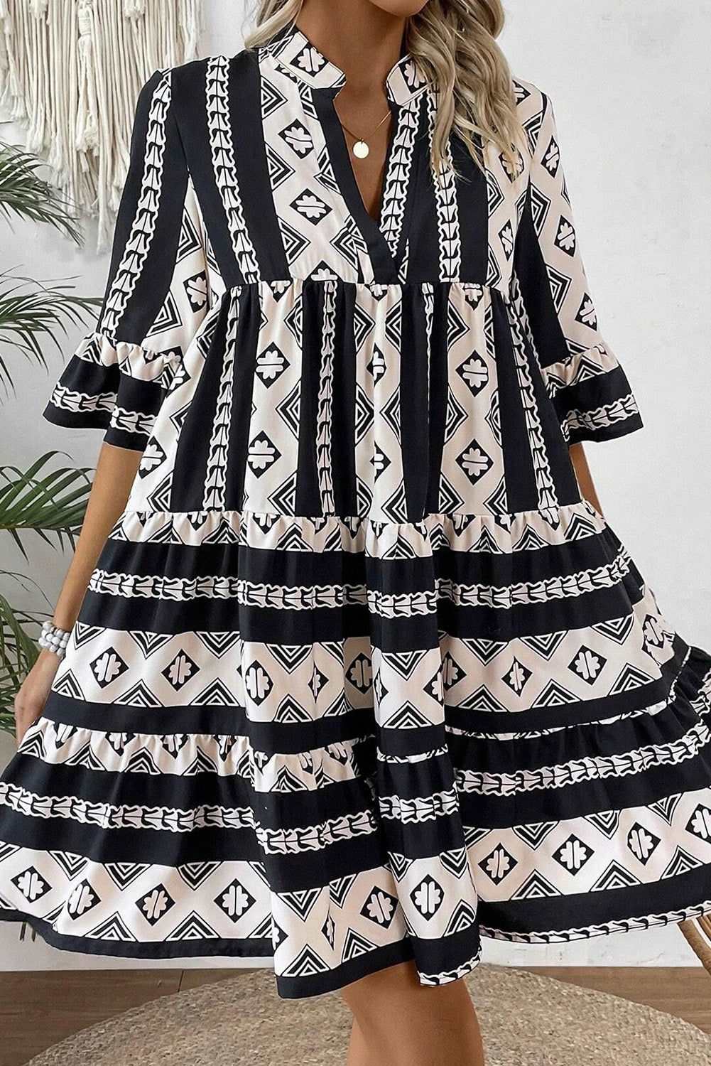 Black Abstract Print Bell Sleeve V Neck Boho Dress - ELLEsinil - 