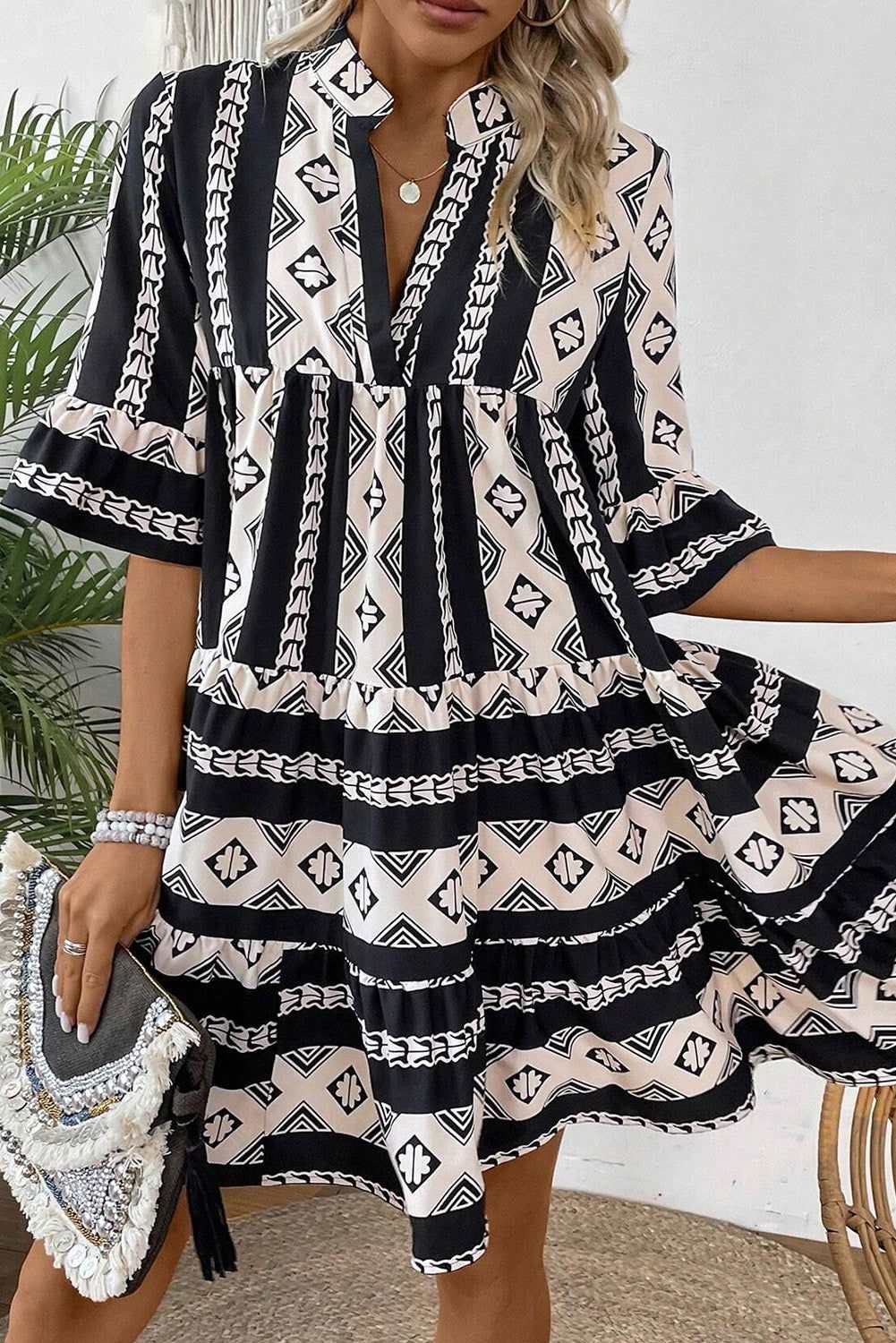 Black Abstract Print Bell Sleeve V Neck Boho Dress - ELLEsinil - 