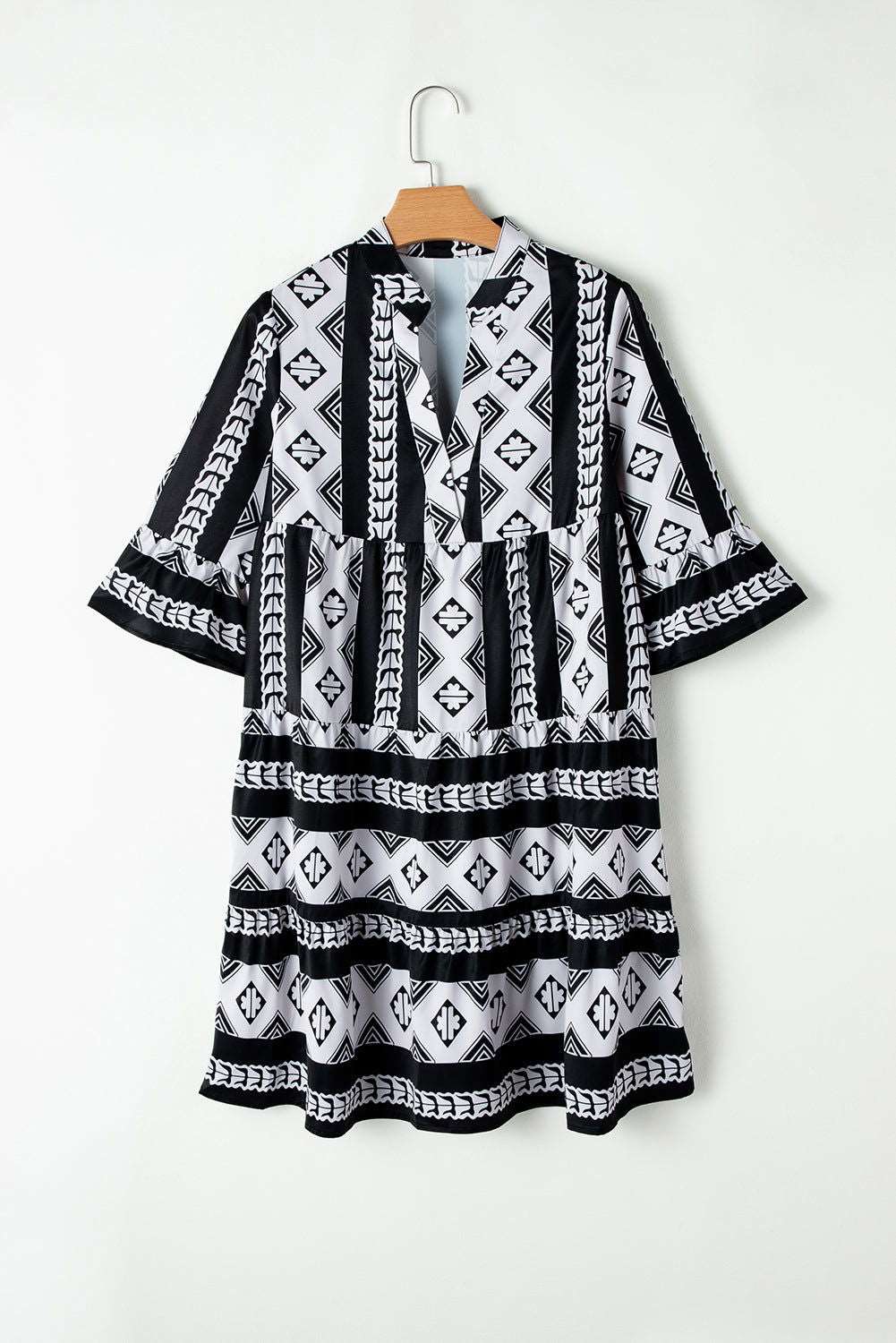 Black Abstract Print Bell Sleeve V Neck Boho Dress - ELLEsinil - 