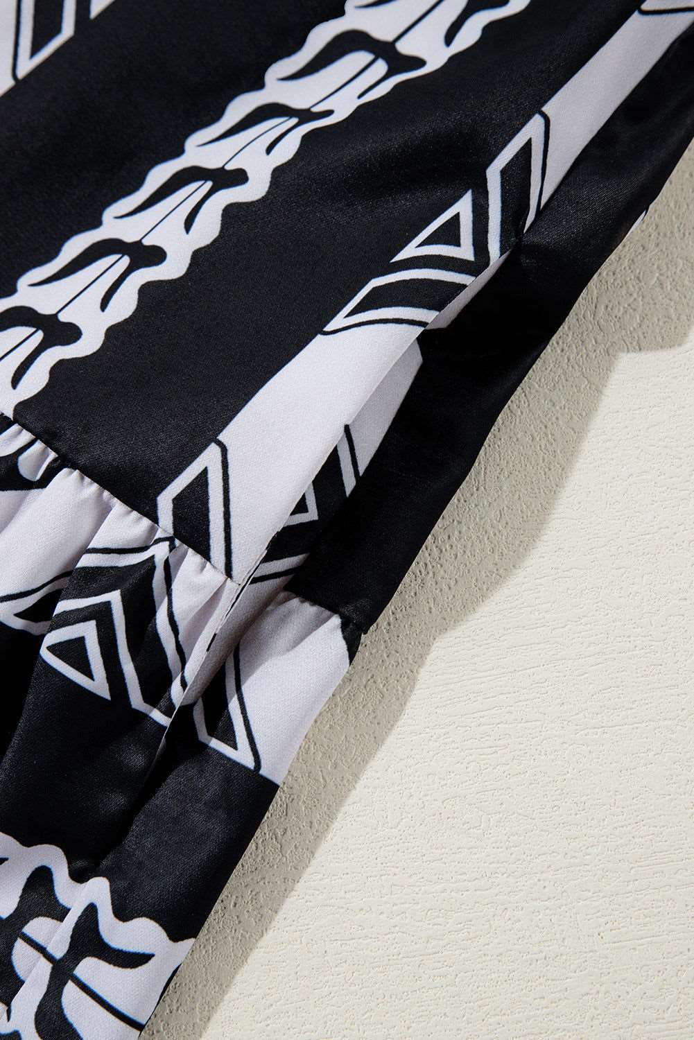 Black Abstract Print Bell Sleeve V Neck Boho Dress - ELLEsinil - 