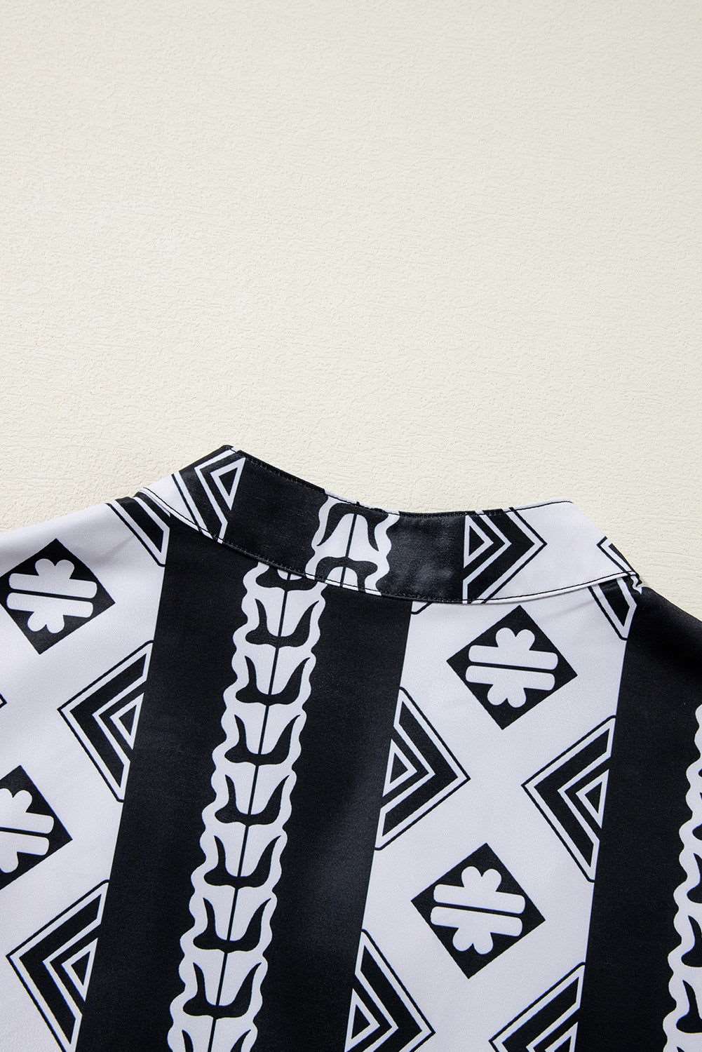 Black Abstract Print Bell Sleeve V Neck Boho Dress - ELLEsinil - 