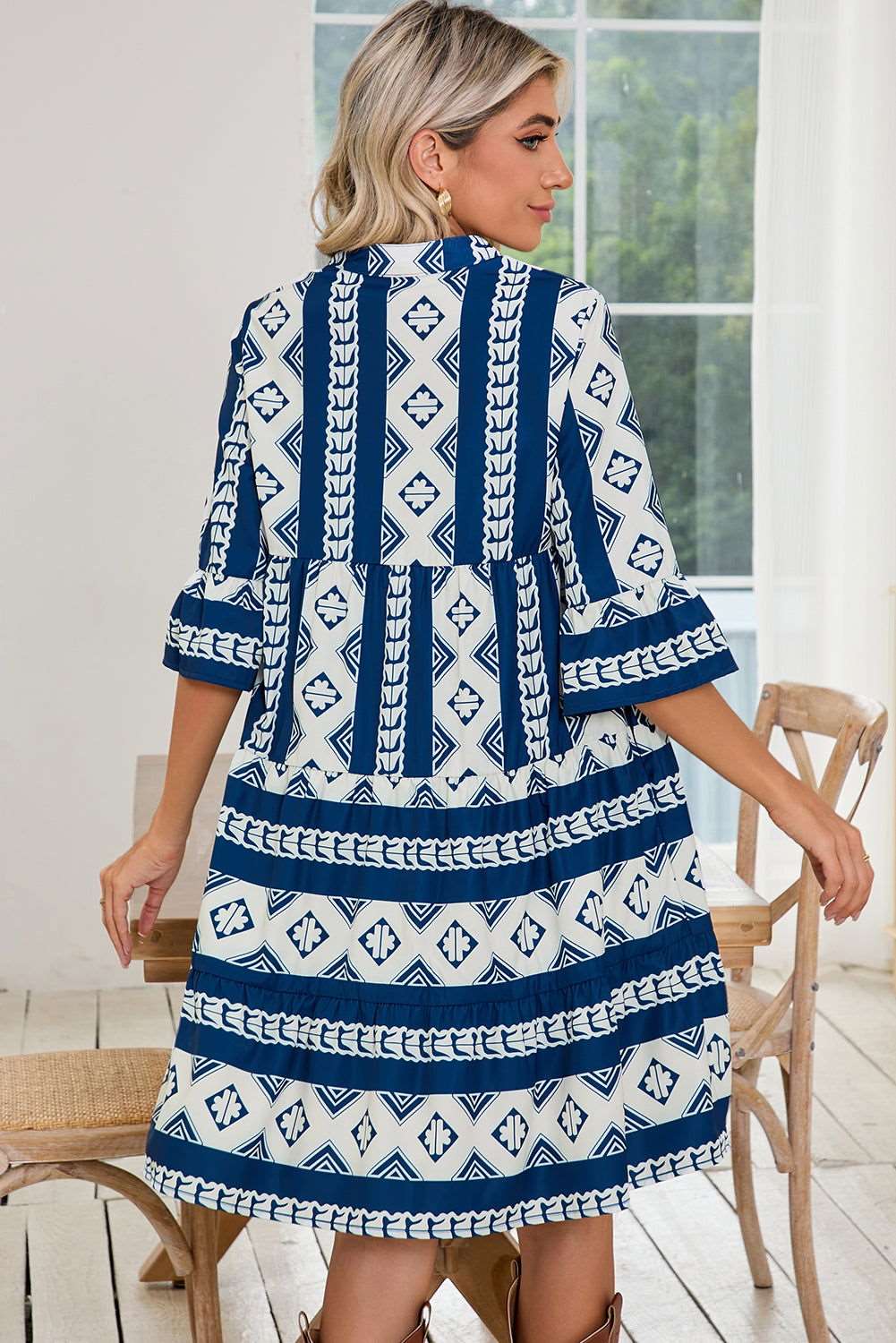 Black Abstract Print Bell Sleeve V Neck Boho Dress - ELLEsinil - 