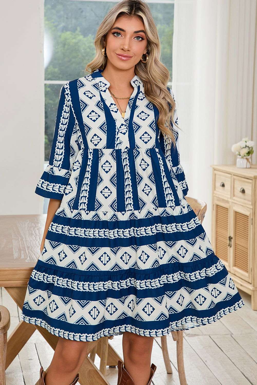 Black Abstract Print Bell Sleeve V Neck Boho Dress - ELLEsinil - 