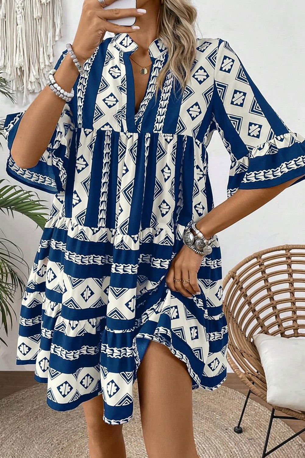 Black Abstract Print Bell Sleeve V Neck Boho Dress - ELLEsinil - 