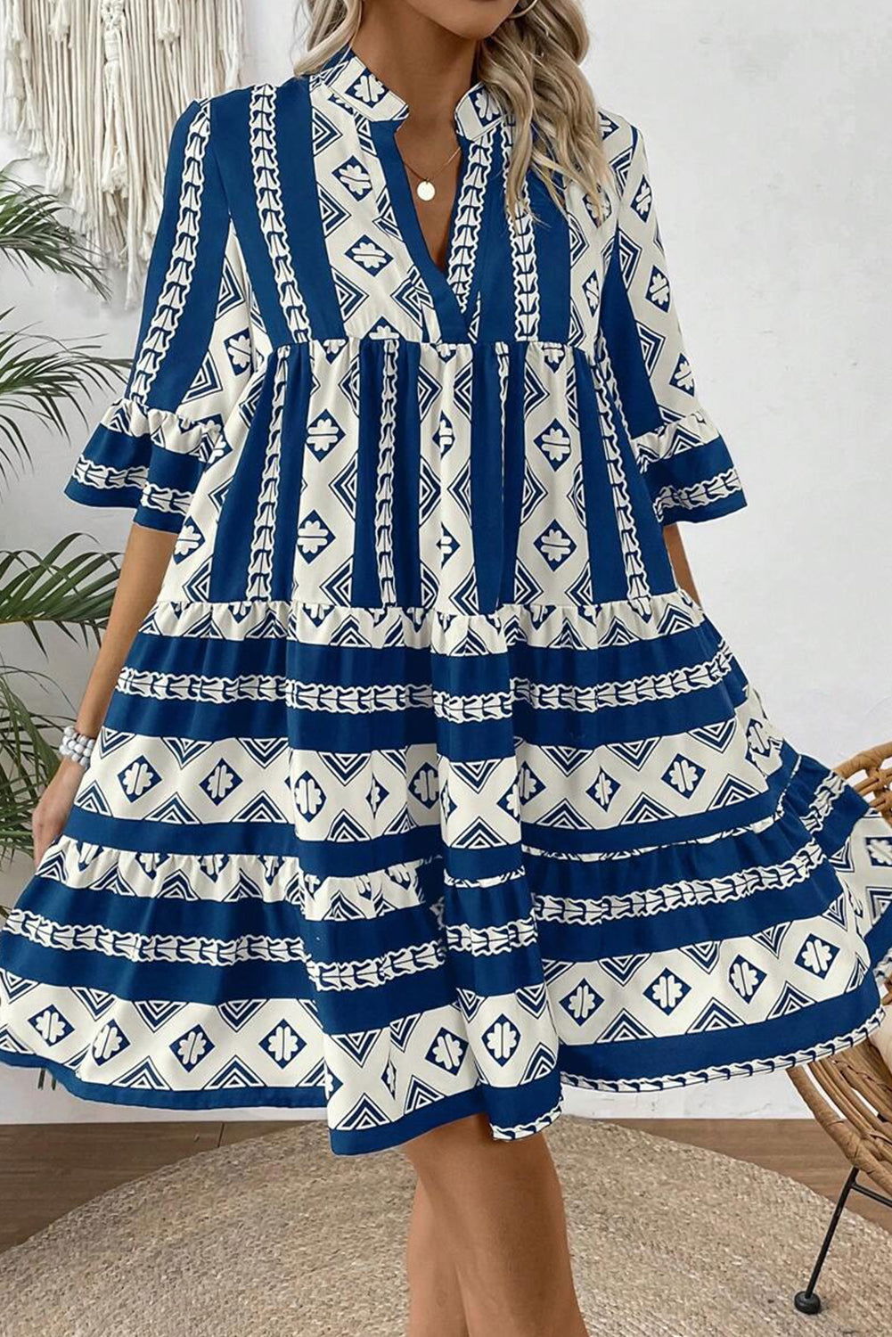 Black Abstract Print Bell Sleeve V Neck Boho Dress - ELLEsinil - 