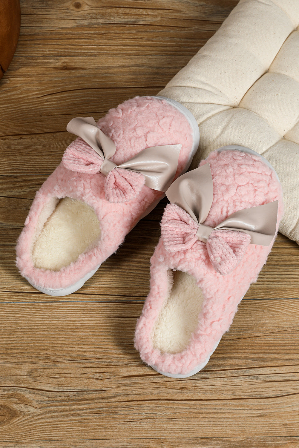 Pantoufles blanches à noeud de papillon | Pour FEMMES