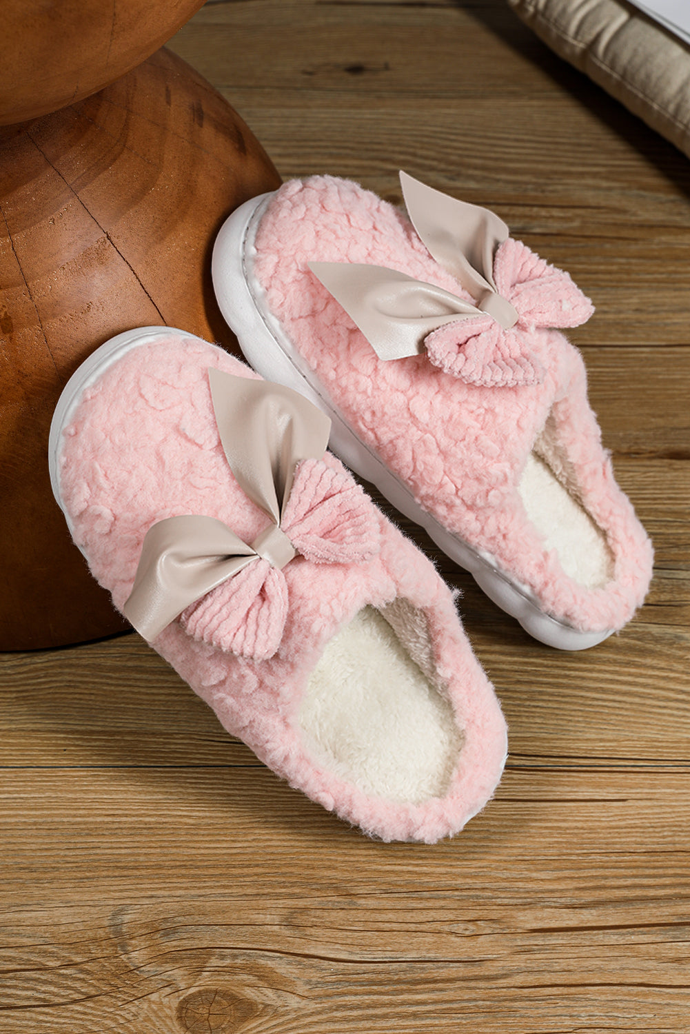 Pantoufles blanches à noeud de papillon | Pour FEMMES