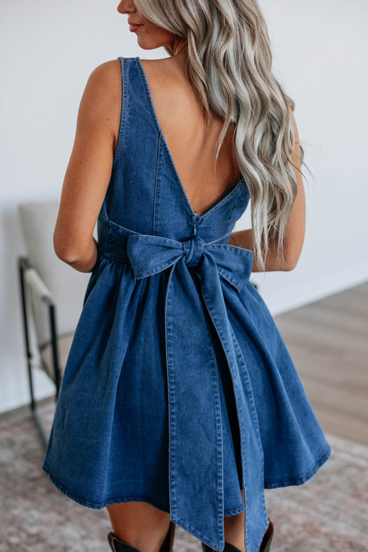 Robe trapèze bleue en jean "Ségolène" | Sans manches | Avec nœud papillon